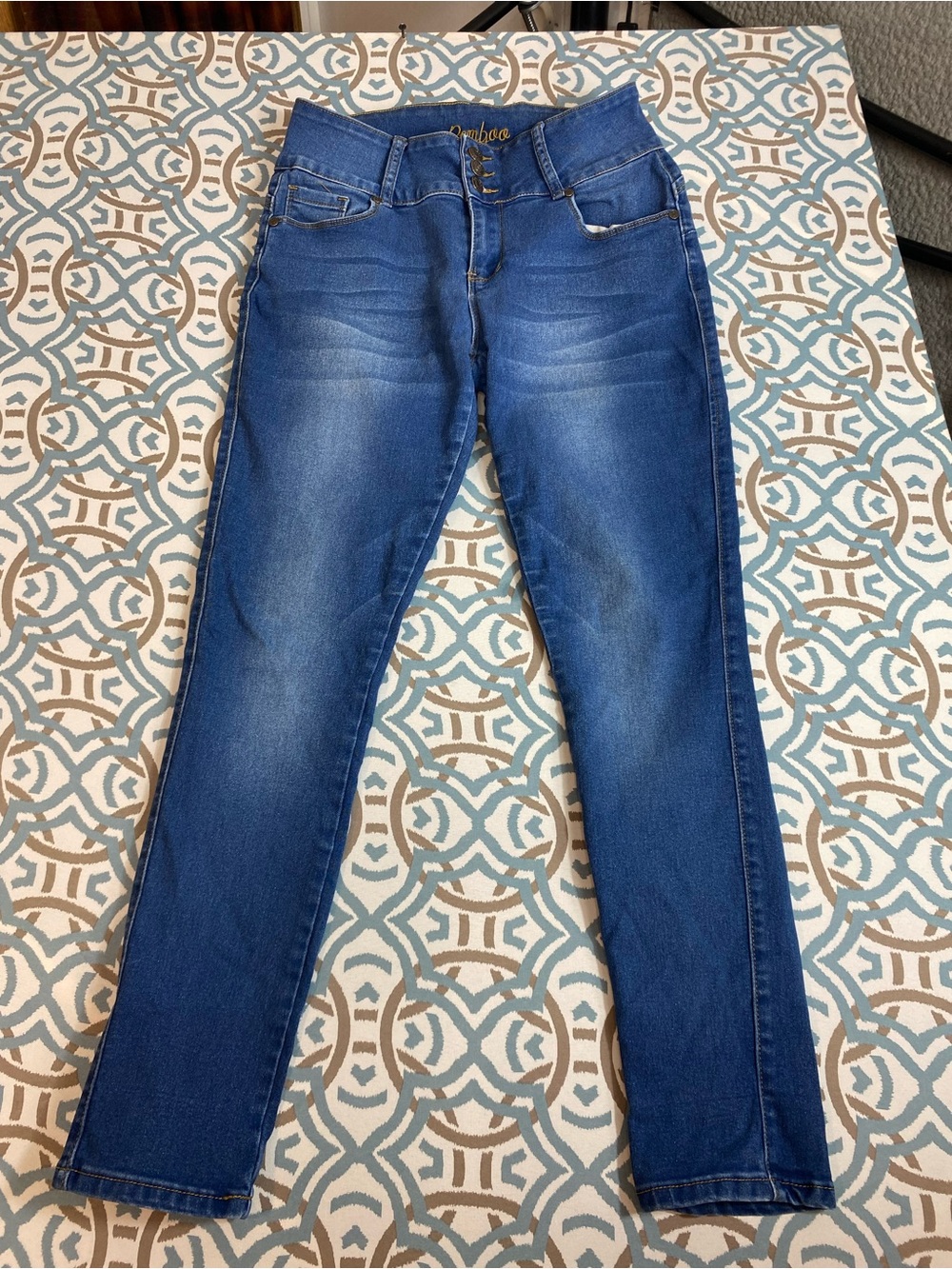 BAMBOO Women's Skinny Jeans in Medium Blue Wash